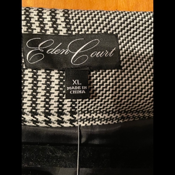 Eden Court Houndstooth Zip Jacket🖤 - Picture 9 of 11